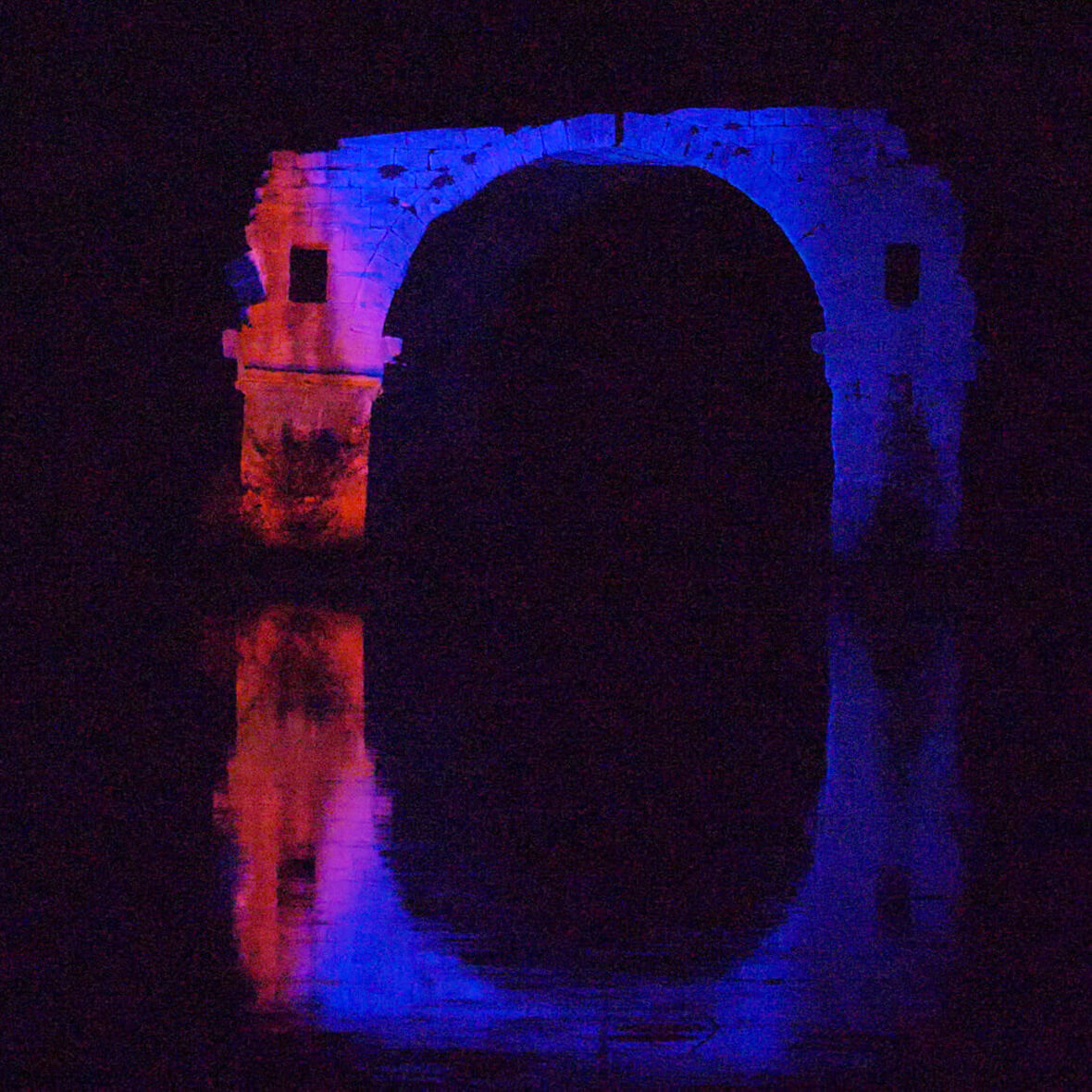 Ambroix bridge bye night